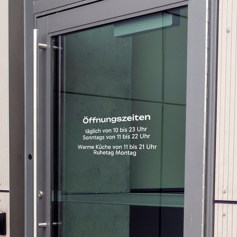 Glasbeschriftung Klebebuchstaben