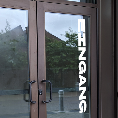 Glasbeschriftung Klebebuchstaben