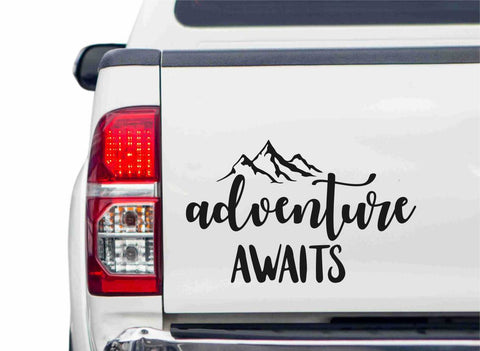 Berge Adventure Awaits Autoaufkleber