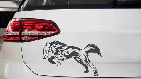 Springender Wolf Tribal Autoaufkleber